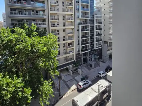 Departamento en venta en Lomas Oeste con cochera y seguridad por camaras