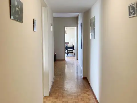 Oficina en Alquiler con 1 cochera