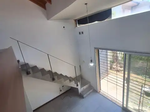 Departamento en Alquiler en Bernal, $ 700.000