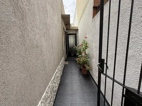 Aristóbulo del Valle 4700