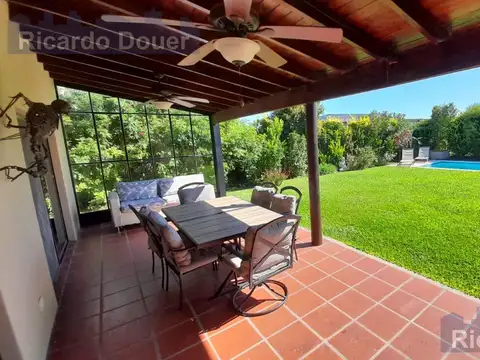 Casa en Alquiler en El Cantón, USD 2.300