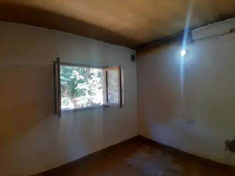 Casa con Pileta. 2 habitaciones.Sup 2734m2.Caucete