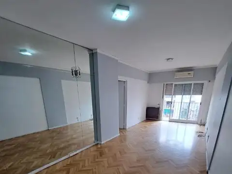Av Dr M Belgrano 555 , Piso 7