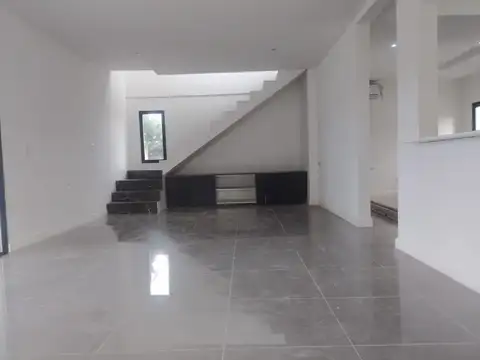 Casa en Alquiler de 3 dormitorios