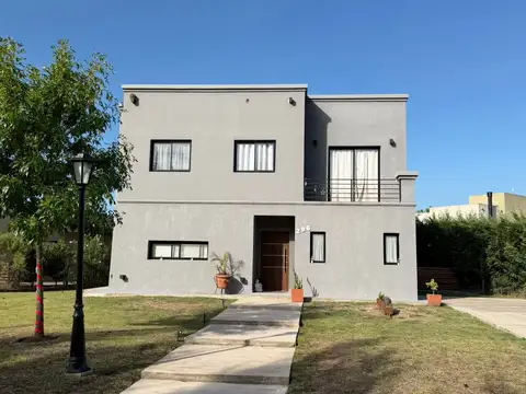 Casa en Alquiler en Pilar del Este - San Eduardo, USD 1.250