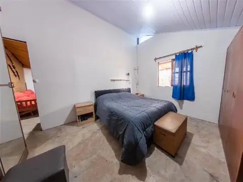 2 Viviendas en el Mismo padron y en Esquina. Gran Oportunidad...