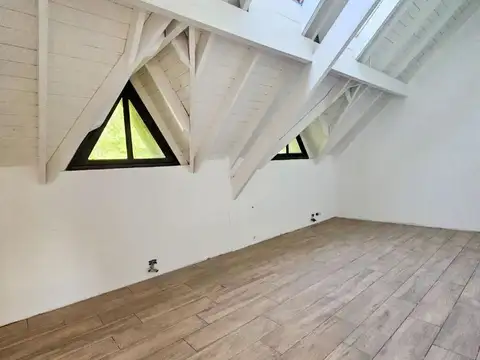 Casa 7 ambientes con 6 baños