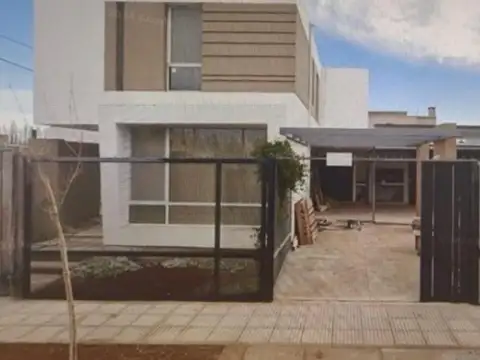 VENTA DUPLEX - dos dormitorios en B° LOS PLATANOS - Cipolle.