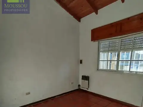 Casa 4 ambientes con 1 baño