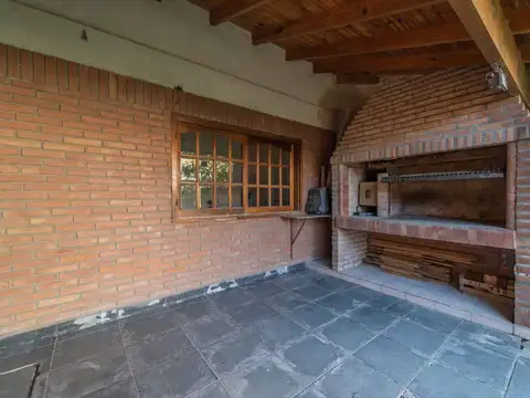 Casa 6 ambientes con 3 baños