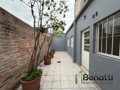 PH tipo casa en planta baja al fondo 3 ambientes con patio