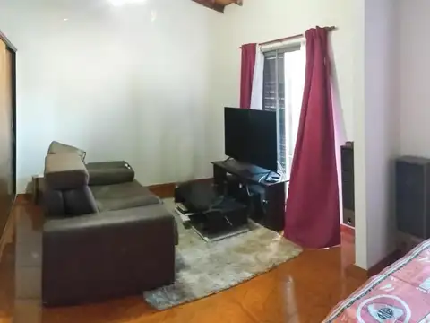 Depto Tipo Casa en Venta con 1 cocheras