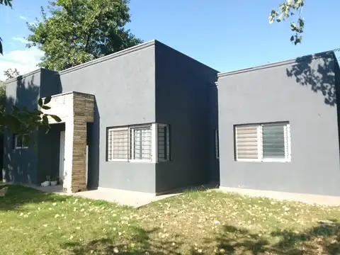 SDA  Casa estilo moderno, 3 dormitorios en Barrio Parque Sakura, Exaltacion de la Cruz, APTA CREDITO