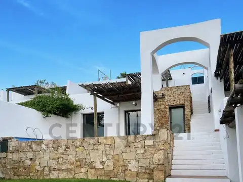 Casa en Alquiler de 3 dormitorios