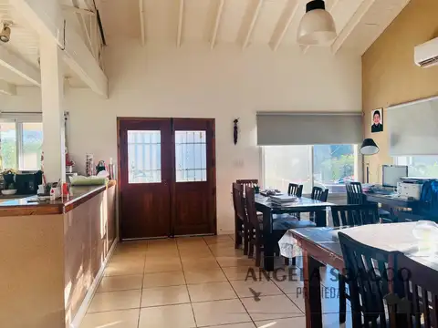 Casa en Venta con 6 cocheras