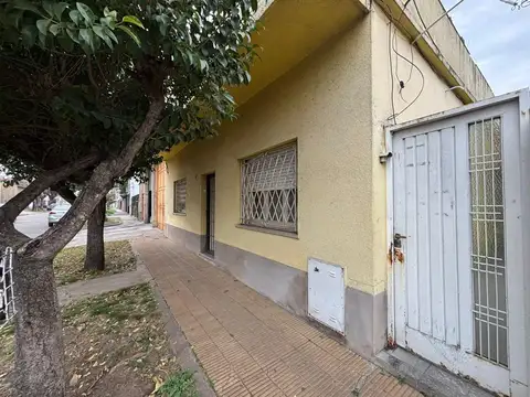 Casa en Isidro Casanova
