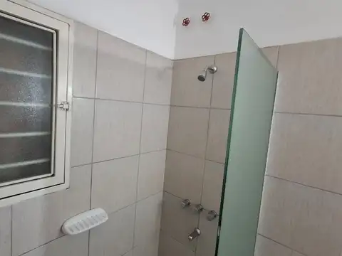 Casa en Alquiler con 1 cochera