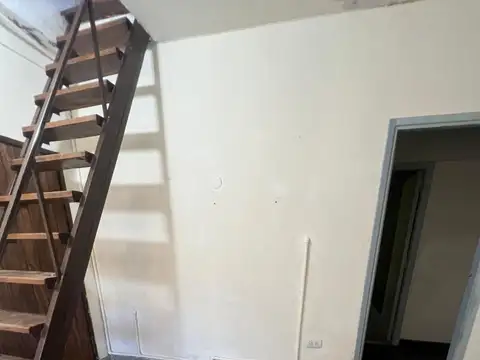 Depto Tipo Casa en Venta 50 años