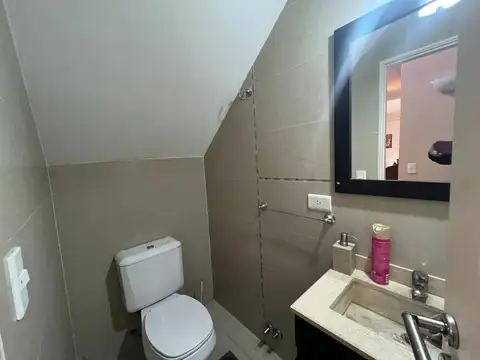 Casa 5 ambientes con 3 baños