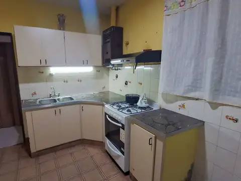 Casa 8 ambientes con 3 baños