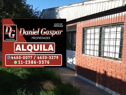 ALQUILER - CASA 3 AMBIENTES CON JARDIN Y ENTRADA DE AUTO 