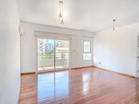 VENTA PISO DE 3 AMBIENTES CON BALCÓN EN BARRIO NORTE