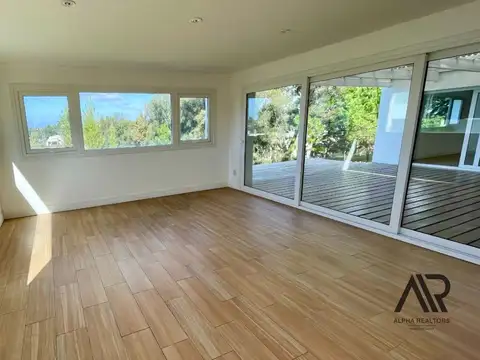 Casa en Venta con 5 cocheras