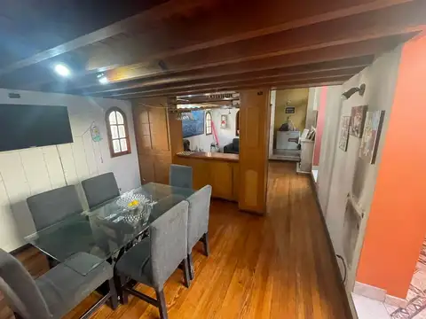 Depto Tipo Casa 4 ambientes con 2 baños