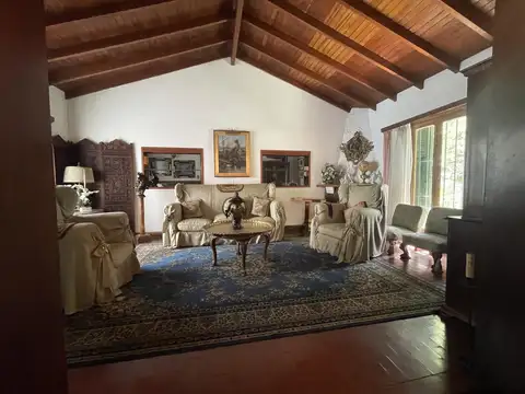 Casa 6 ambientes con 1 baño
