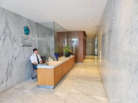 Alquiler Oficina  en Avda del Libertador y La Pampa. Excelente Monoambiente al frente.