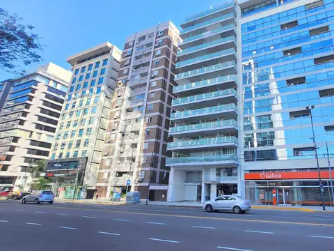 Alquiler Oficina  en Avda del Libertador y La Pampa. Excelente Monoambiente al frente.