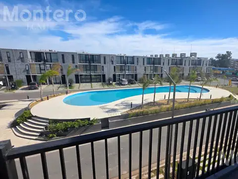 Casa Tríplex en  SUNNY - Camino de los Remeros Tigre - Jardín Parrilla - Lote 64 Frente a PILETA
