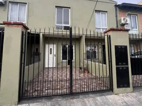 Casa - Alquiler - Argentina, La Matanza - venezuela 3091
