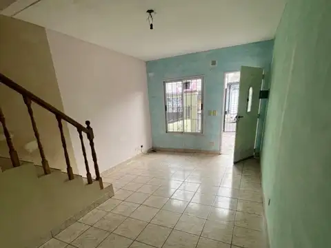 Casa 3 ambientes con 2 baños