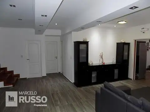 Casa 6 ambientes con 2 baños