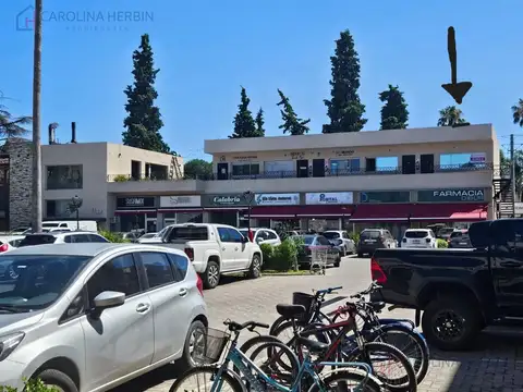 Alquiler oficina en Paseo Los Berros, Bella Vista