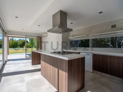 Casa en Venta en Lomas De City Bell, USD 490.000