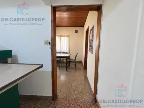 Casa 4 ambientes con 2 baños