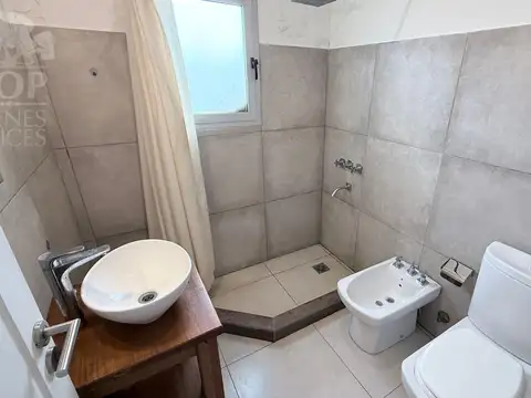 Casa en Alquiler Temporal con 1 cochera