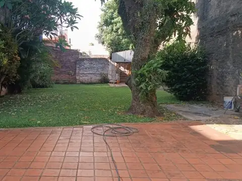 Vendo o permuto Casa con amplio terreno en Barrio Residencial palomar