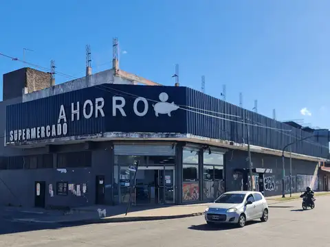 2052 mts,GALPON POLIRUBRO + PLAYA DE ESTACIONAMIENTO DE CARGA Y DESCARGA * LOMAS DE ZAMORA-BANFIELD