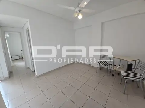 Departamento De 2 Ambientes En Liniers - Madero 100