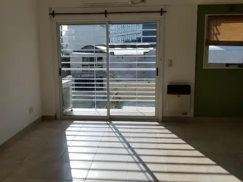 2 MODERNOS AMBIENTES CFTE CON BALCON