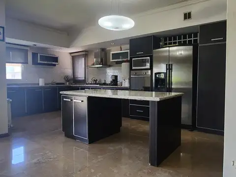 Casa  en Venta en Chivilcoy, Resto de la Provincia, Buenos Aires