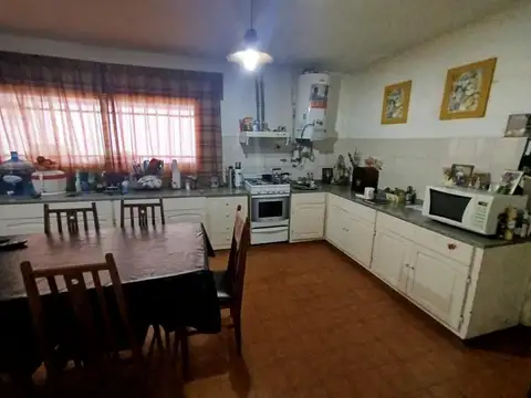 CASA EN VENTA  APTA CREDITO, BARRIO CABILDO