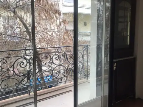 Larrea 700 Balvanera/Recoleta 5amb U$260.000