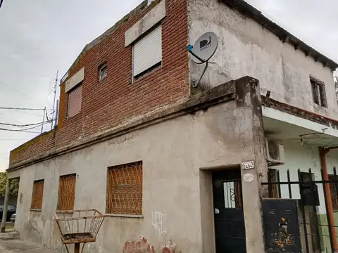 VENTA CASA MULTIFAMILIAR 2 LOCALES LAFERRERE