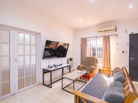 Depto Tipo Casa 7 ambientes con 2 baños