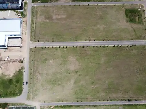 Terreno en Venta 27  mts Fondo