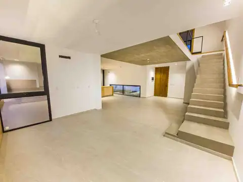 Casa a Estrenar Frente a la Costanera Jesus Maria